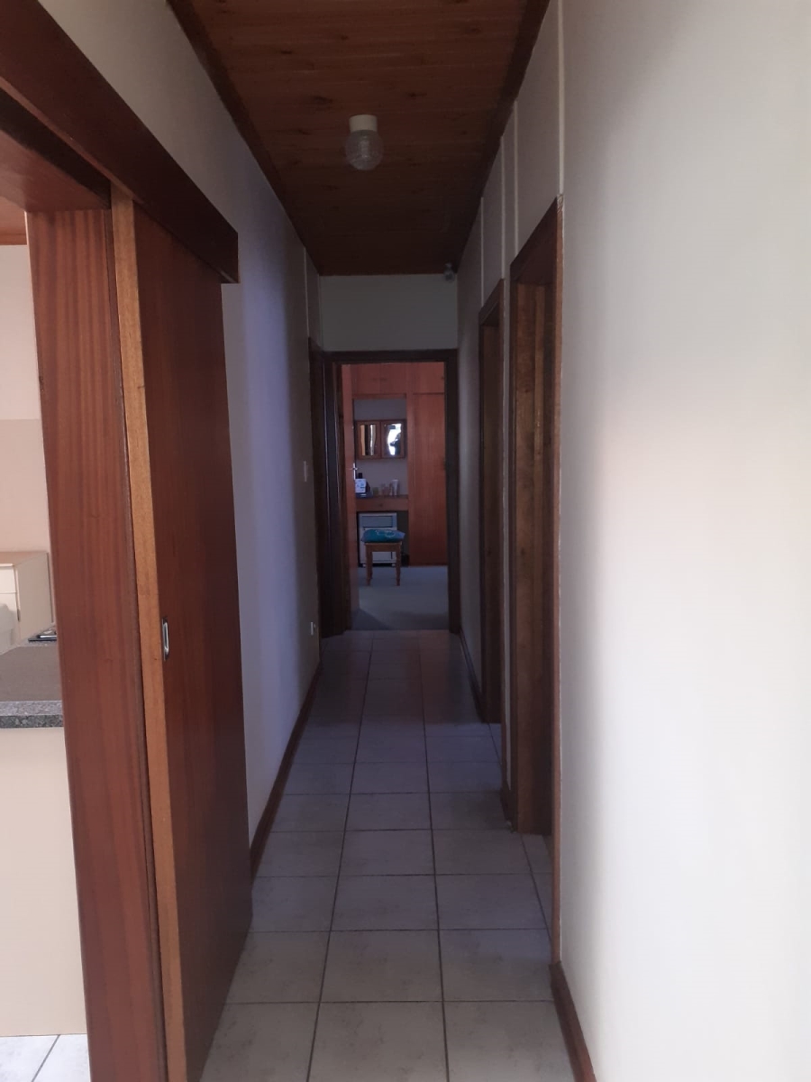 To Let 3 Bedroom Property for Rent in Wavecrest Eastern Cape